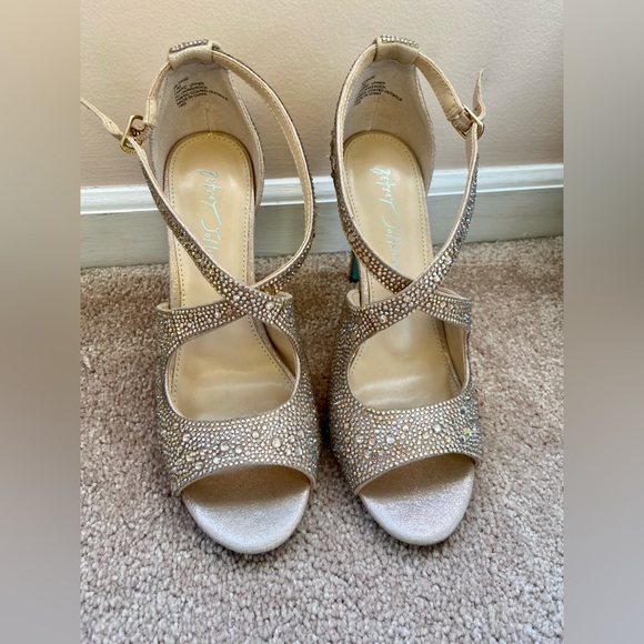 Beautiful, Betsey Johnson, sparkly sandals with turquoise bottoms. Size 7.5. - Picture 1 of 6